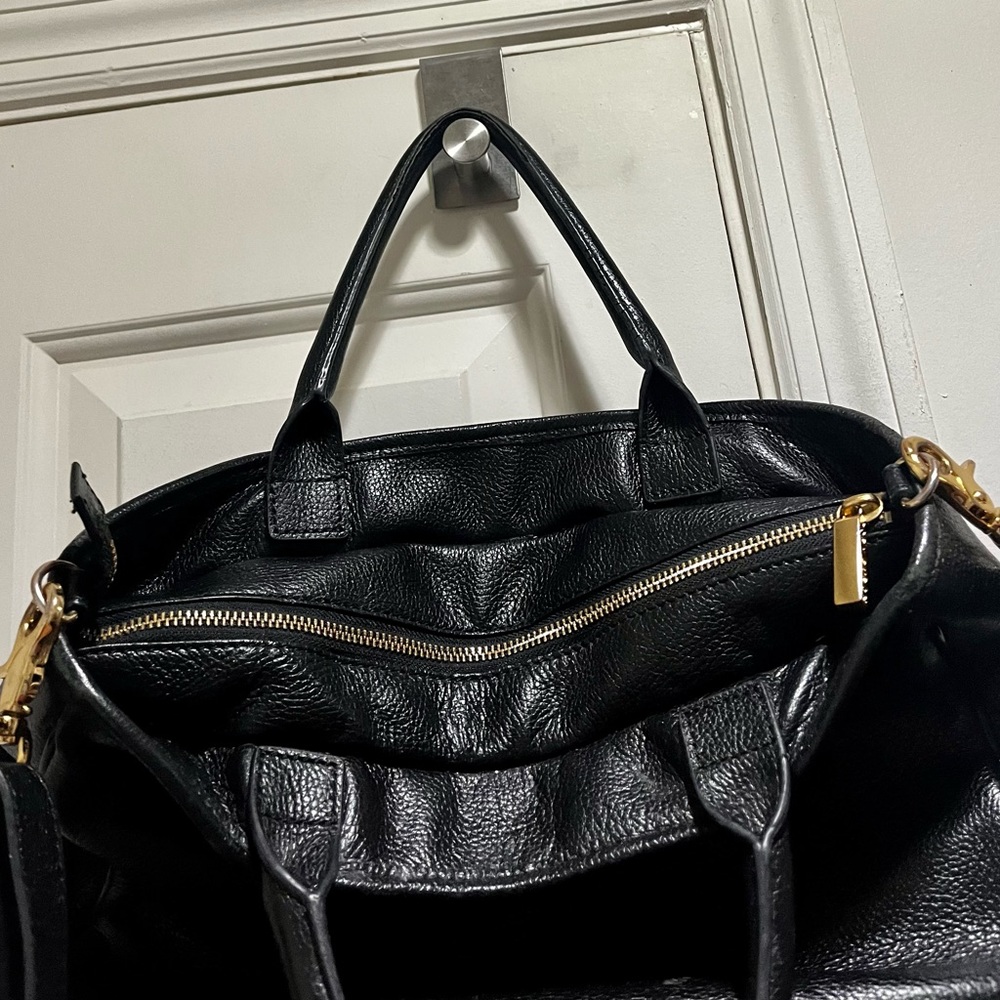 Tory Burch pebble grain leather bag w/ removable strap - Picture 9 of 16